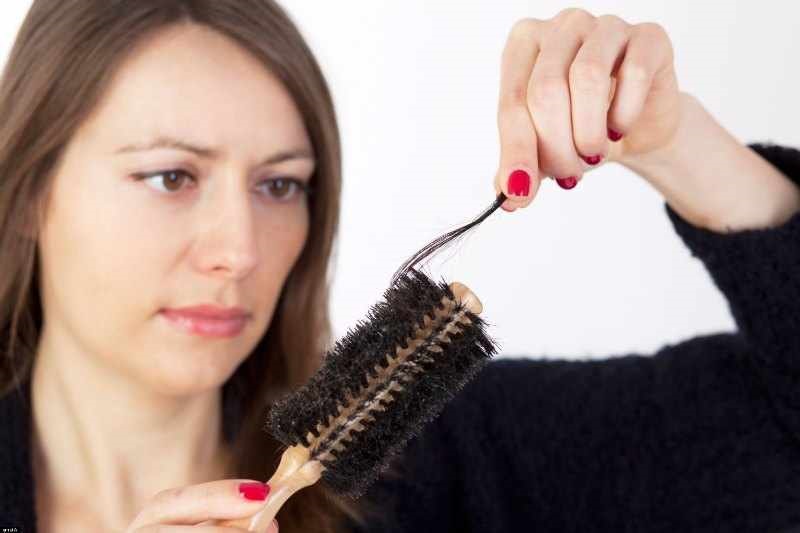 سریع و ساده ریزش موهایتان را متوقف کنید 